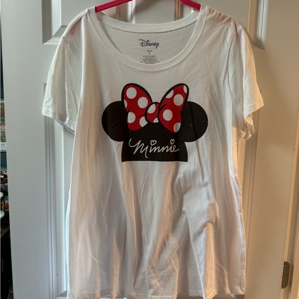 torrid White Minnie Mouse Graphic Tee with Red Polka Dot Bow